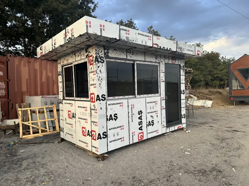 200x250 Kompozit Kaplama Bekçi Kulübesi